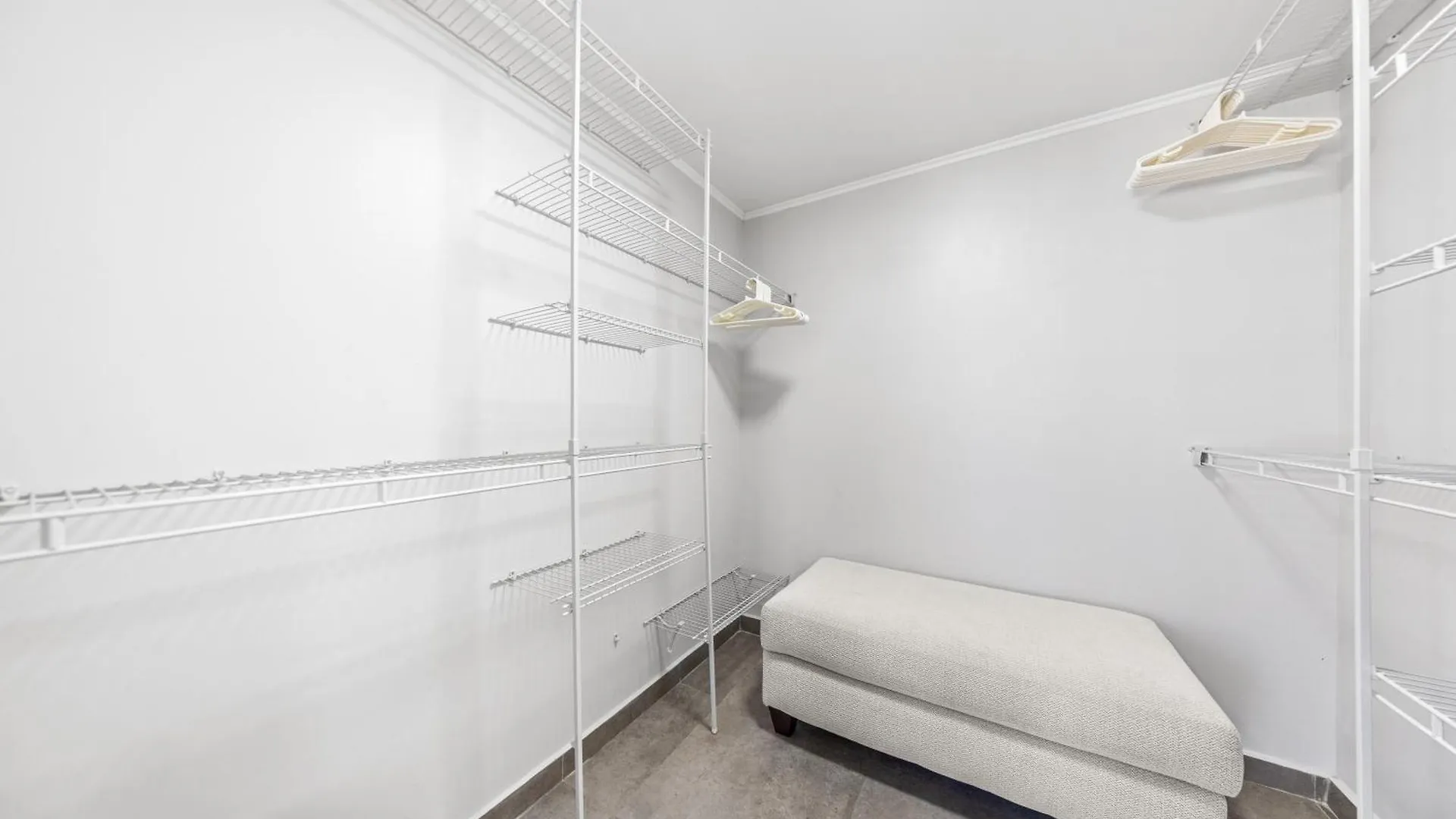 3Br - 1 Min To Beach, Pool, Bbq, Prime Location Palm Beach