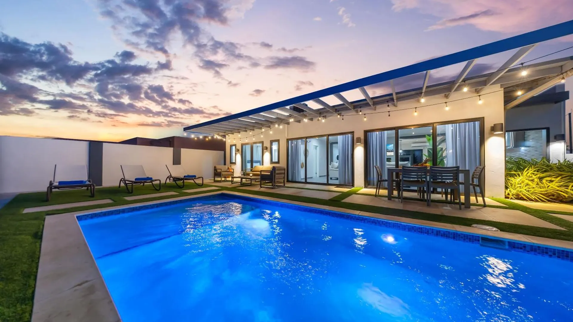Villa 3Br - 1 Min To Beach, Pool, Bbq, Prime Location Palm Beach Aruba