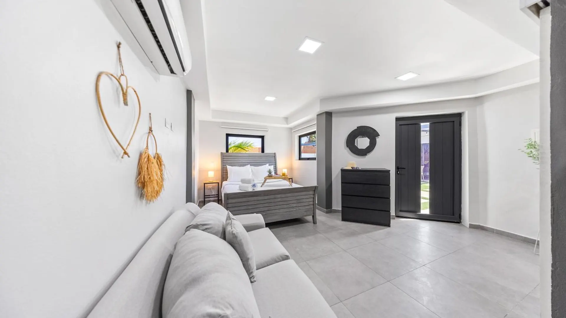 ヴィラ 3Br - 1 Min To Beach, Pool, Bbq, Prime Location パームビーチ アルバ