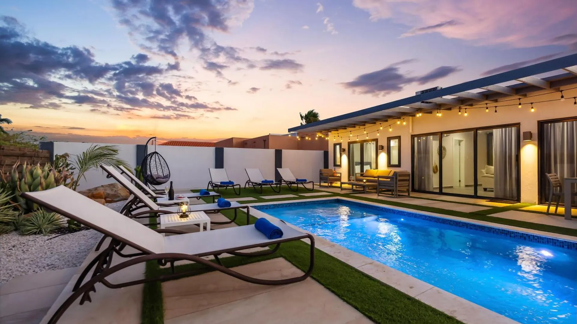 3Br - 1 Min To Beach, Pool, Bbq, Prime Location パームビーチ ヴィラ