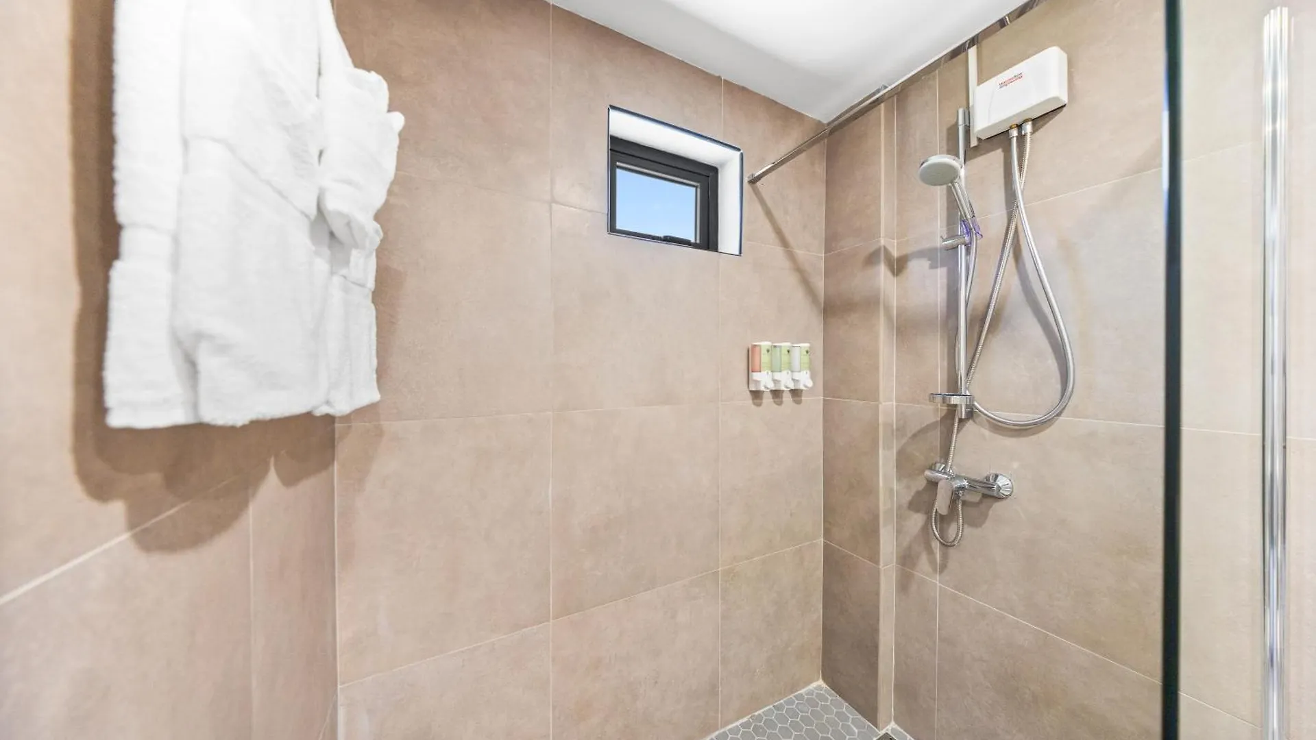 3Br - 1 Min To Beach, Pool, Bbq, Prime Location パームビーチ 0*,  アルバ