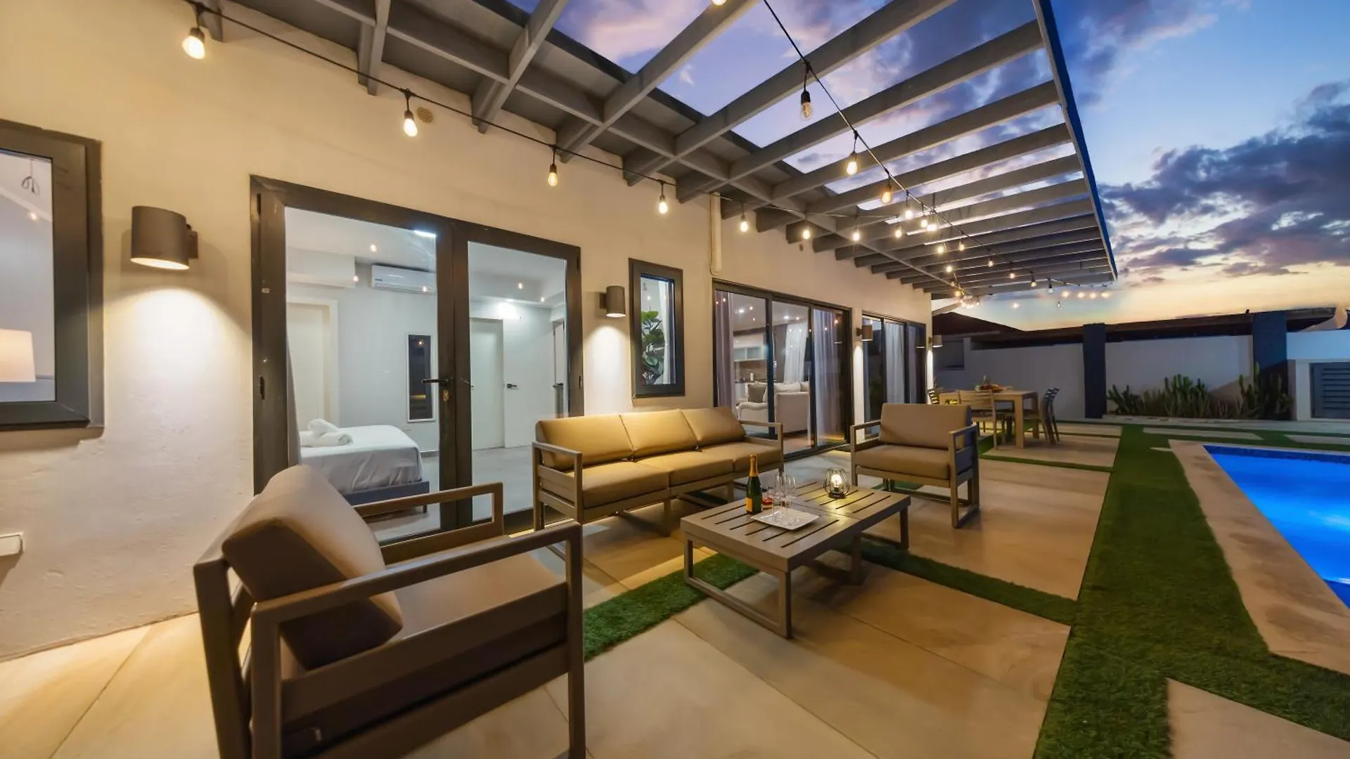 3Br - 1 Min To Beach, Pool, Bbq, Prime Location パームビーチ ヴィラ