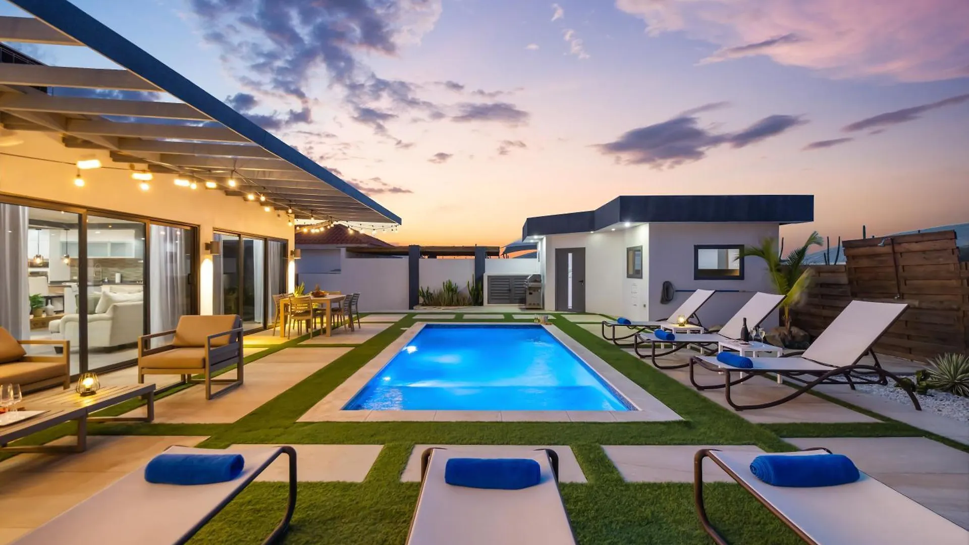 3Br - 1 Min To Beach, Pool, Bbq, Prime Locationの連絡先